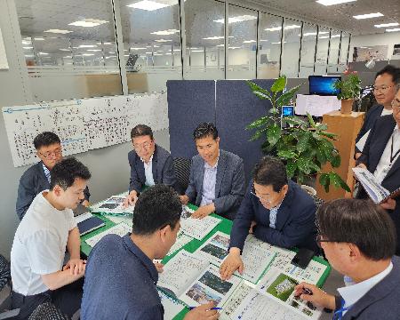 권익현부안군수이원택의원동행국가예산확보기재부방문(강준모국토교통예산과장).jpg