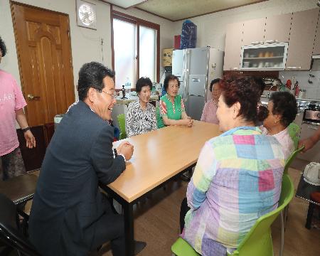 권익현부안군수폭염대비경로당현장행정추진.JPG
