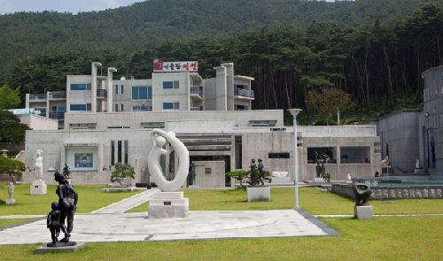 휘목아트펜션.png