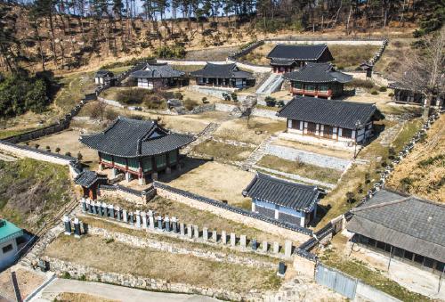 Buanhyanggyo Local Confucian School