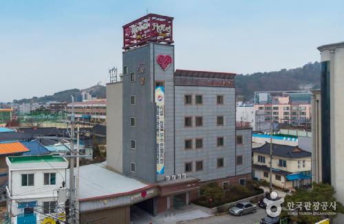 Shani motel